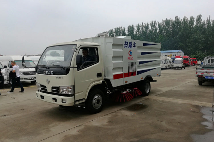 Dongfeng 4x2 sweeper sells diesel-powered street sweepers