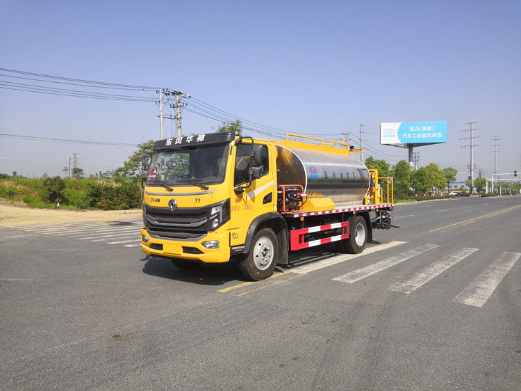 Asphalt Distribution Truck