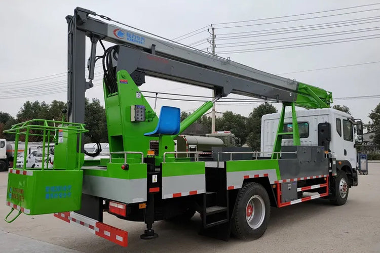 20-22 mètres Dongfeng 4 x2 camion plate-forme de travail à haute altitude à bras repliable