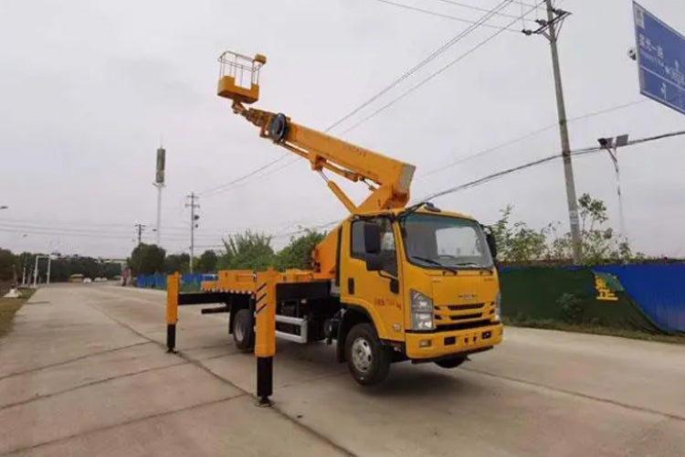 Isuzu 18-25 meters 4 x2 high working platform truck