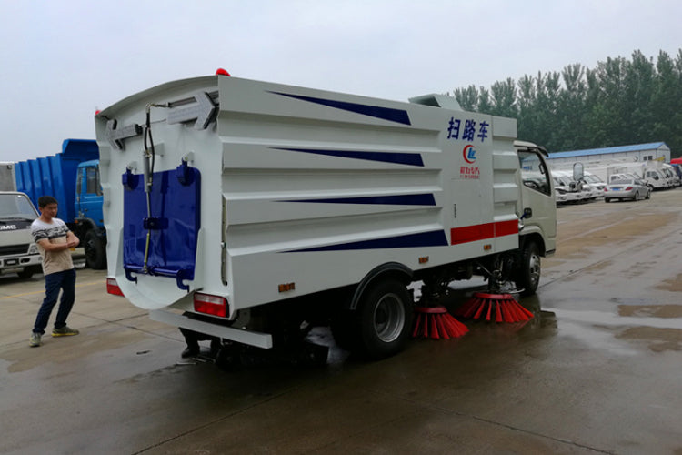Dongfeng 4x2 sweeper sells diesel-powered street sweepers