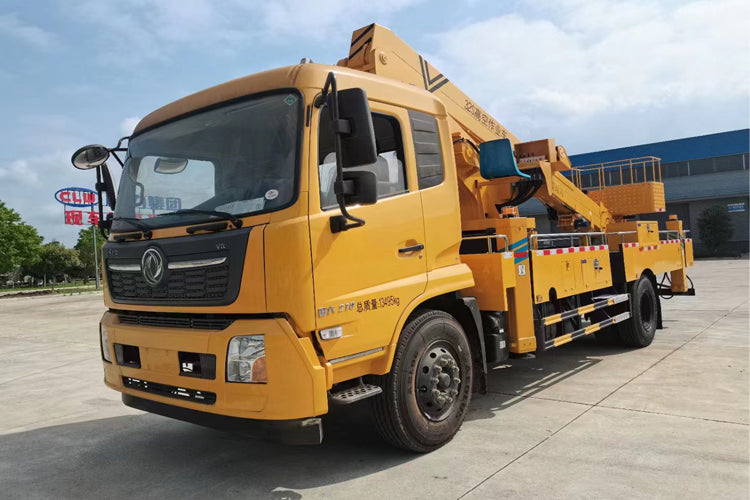Dongfeng32 mètres 4 x 2 camion à plate-forme hydraulique mobile à haute altitude