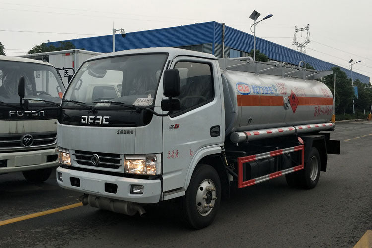 Автоцистерна для нефтепродуктов Dongfeng 4*2 4400 л
