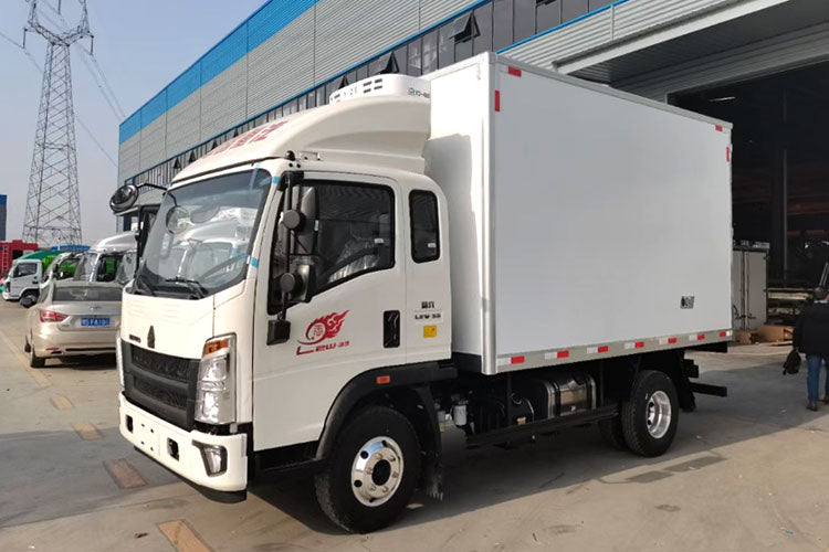 HOWO 4X2 Refrigerator Truck van length 4m 