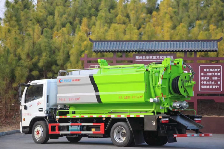Dongfeng 4x2 cleaning suction truck 4 square water tank 7 square waste tank