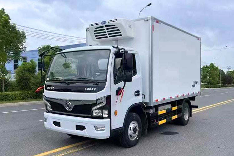 DongFeng 4X2 Refrigerator Truck van length 4m