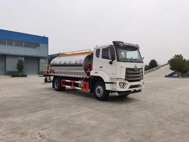 Camion de distribution d'asphalte