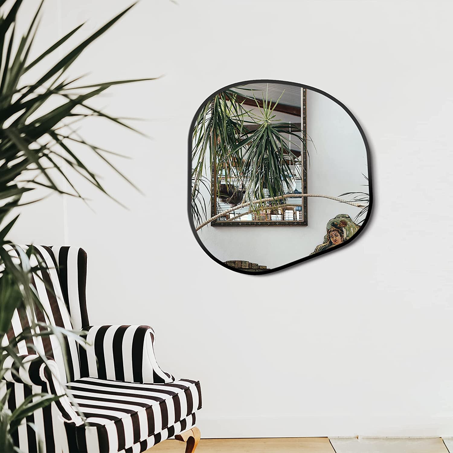 Irregular Wall Mirror for Wall Mounted, 23', Vanity Mirror for Bathroom Bedroom Entryway, Metal Frame Asymmetrical Mirror (23.6' X 22.4', Black)