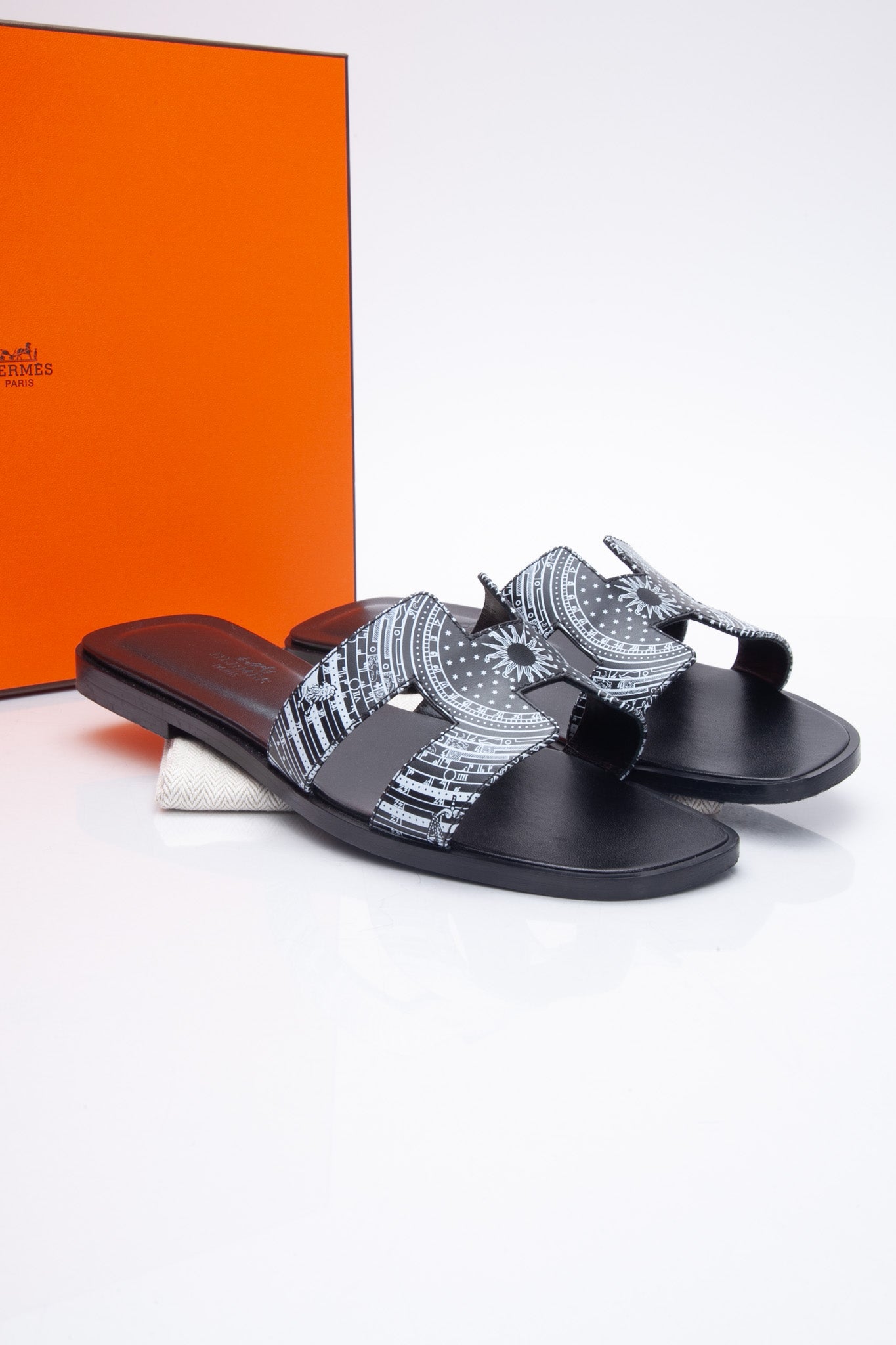 HERMES Black & White Oran Sandals 35.5