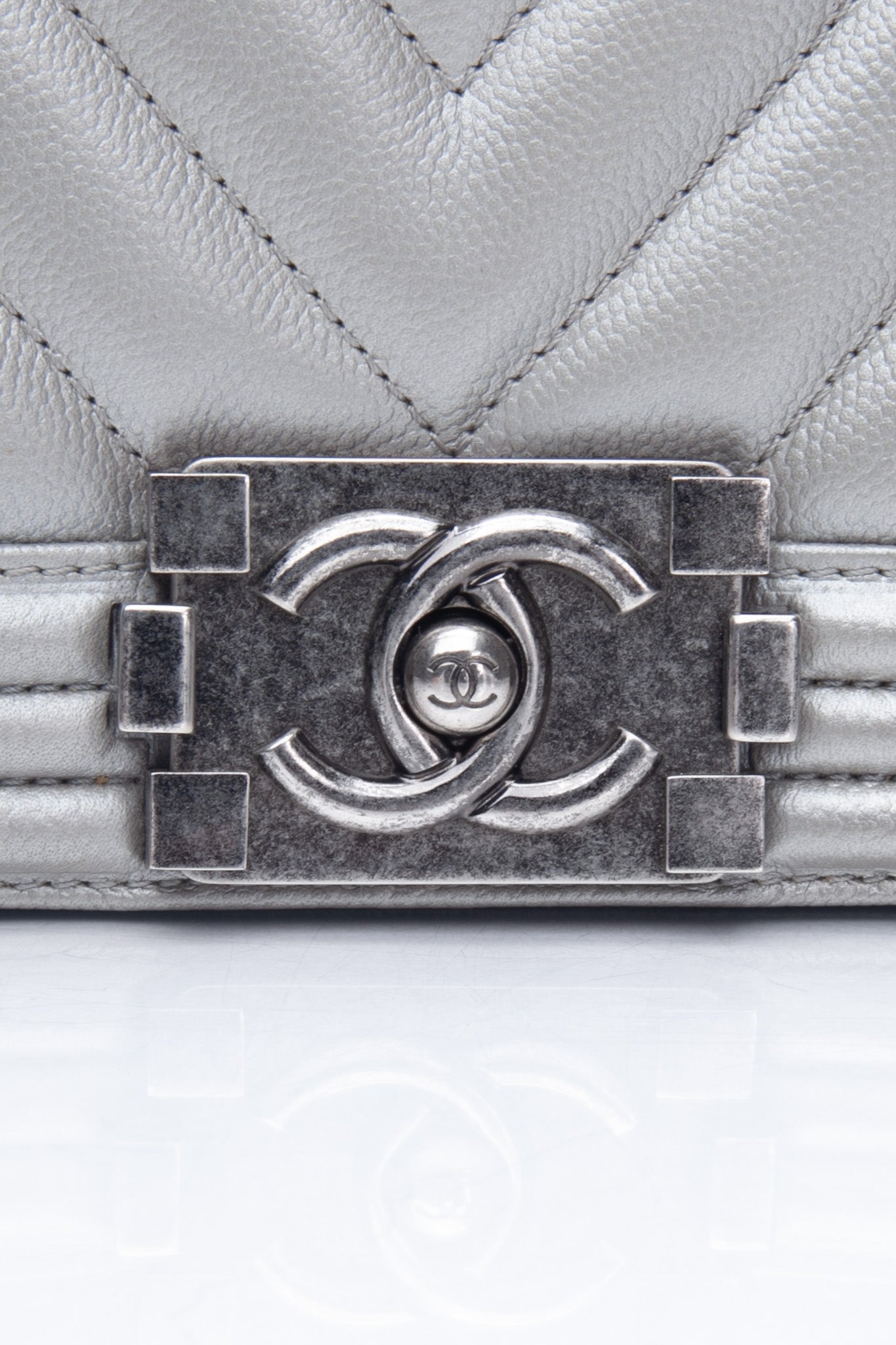 CHANEL Metallic Silver Caviar Chevron Medium Boy Flap