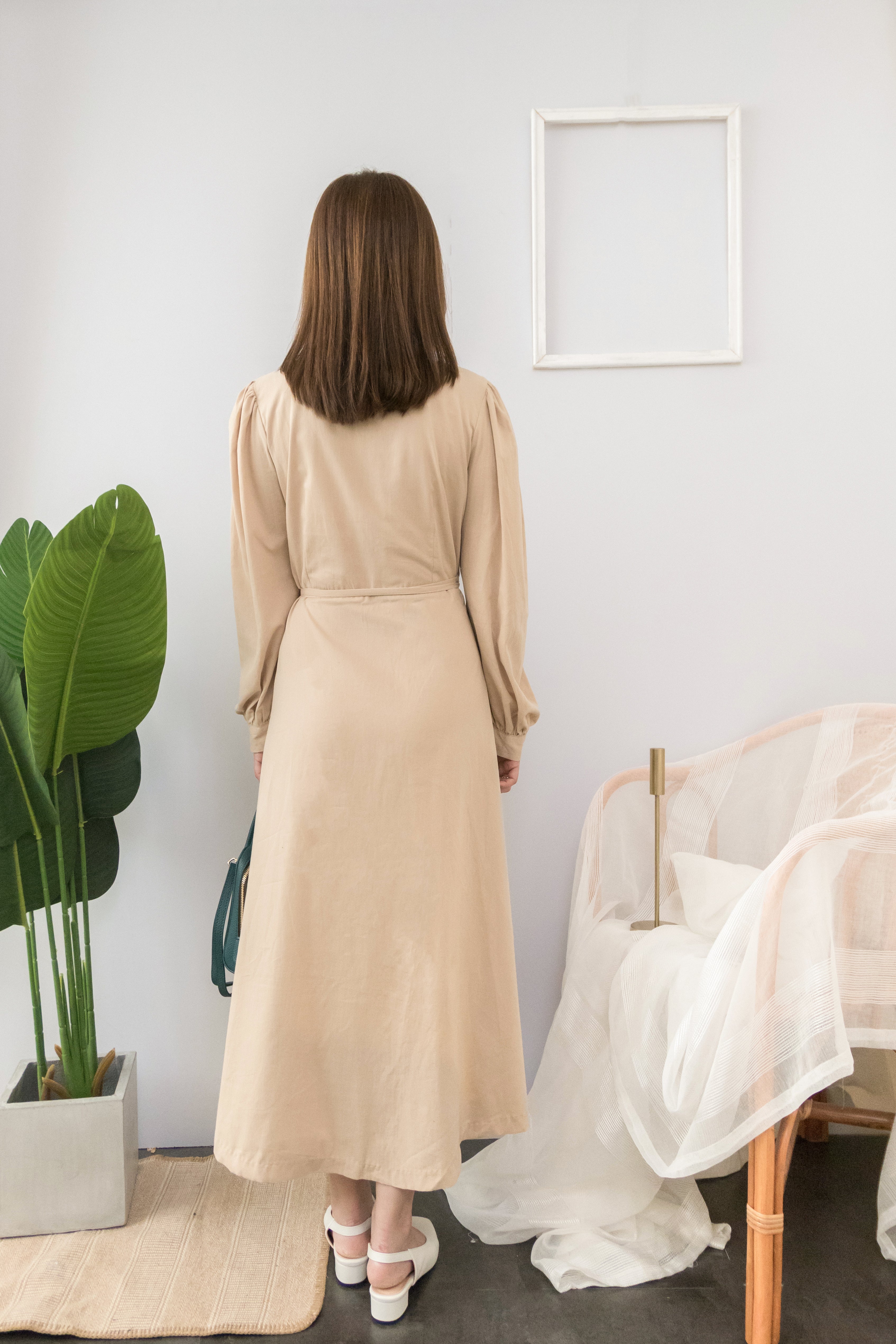 garden 自然淑女杏麦v领包裹显瘦连身长裙, dress/ ds8759