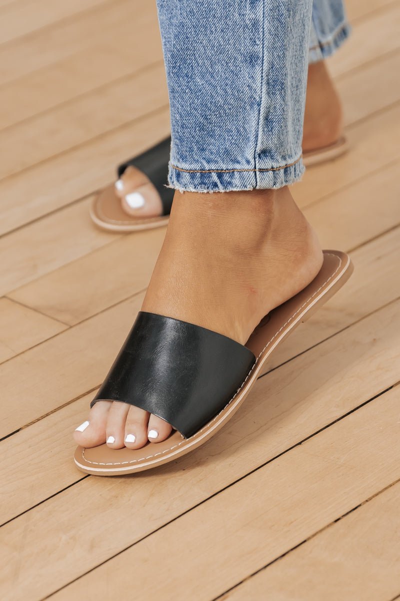 Coconuts by Matisse Cabana Slides - Black