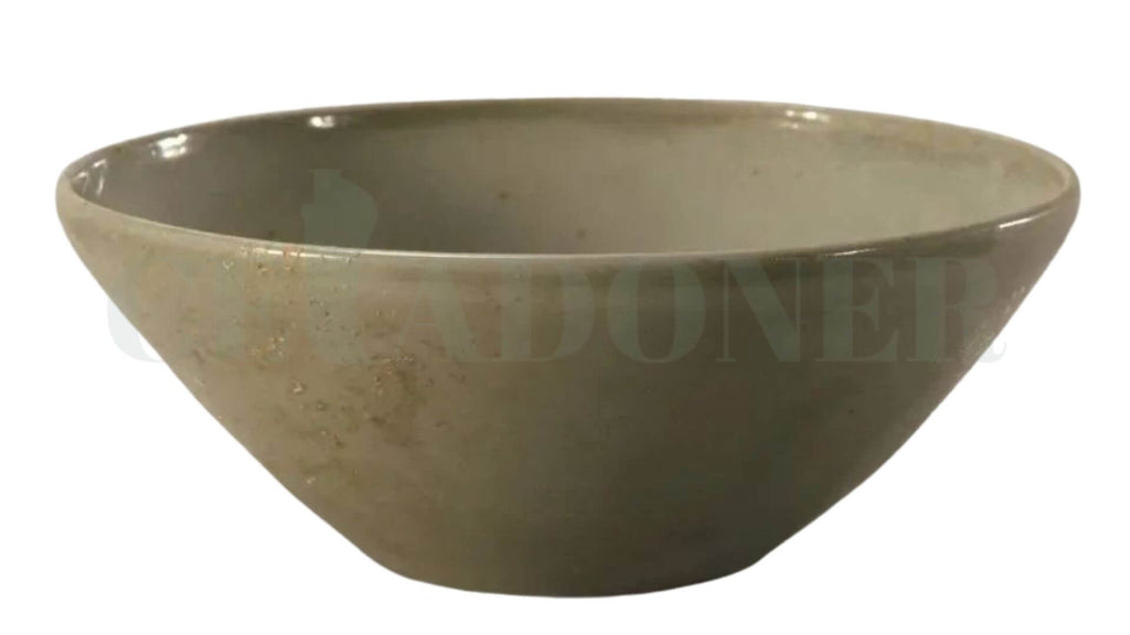 "Wuyue Kingdom Celadon Washbasin, Basin, and Spittoon Set from the Five Dynasties Unearthed from the 'Kangling' Tomb of Queen Consort Ma, Qian Yuanchan, in the Twelfth Month of the Fourth Year of Tianfu Era (940) of the Later Jin Dynasty, Lin'an, Zhejiang Province Currently held in the Lin'an District Museum, Hangzhou City"