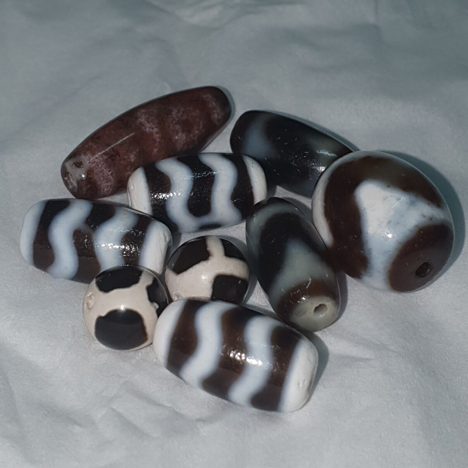 Lot 9 Vintage Tibetan Unique pattern Eyes Agate stone Dzi Bead Amulet