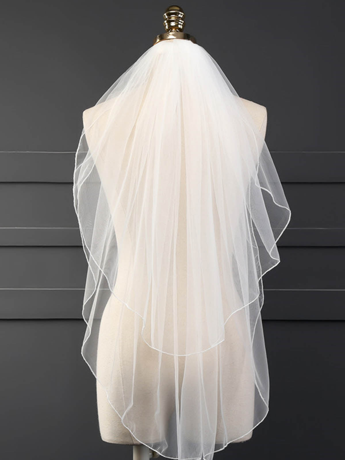 Airy Two Tier Pencil Edge Tulle Bridal Veil