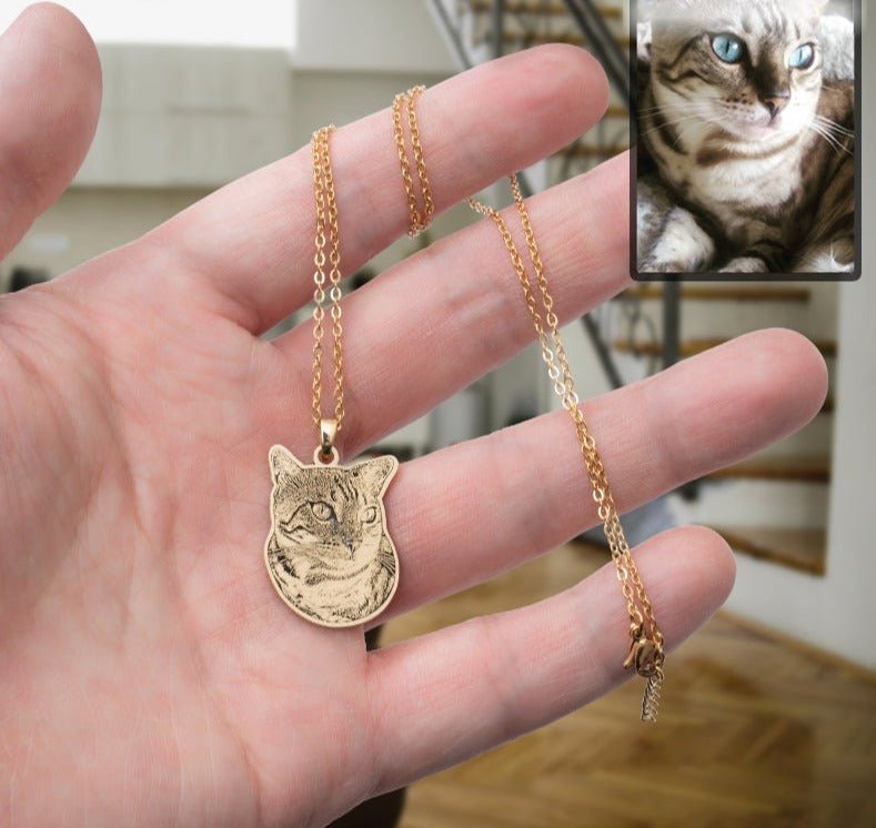 Silhouette Life-Like Cat Necklace