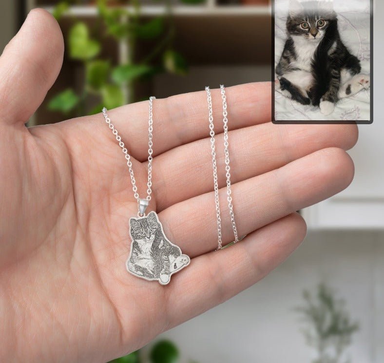 Silhouette Life-Like Cat Necklace