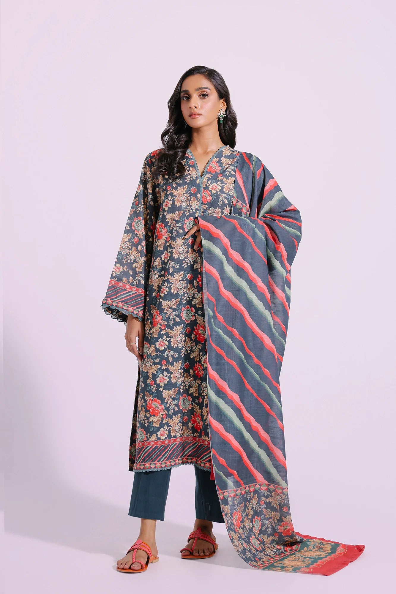 3 Piece | Floral Printed Khaddar Suit