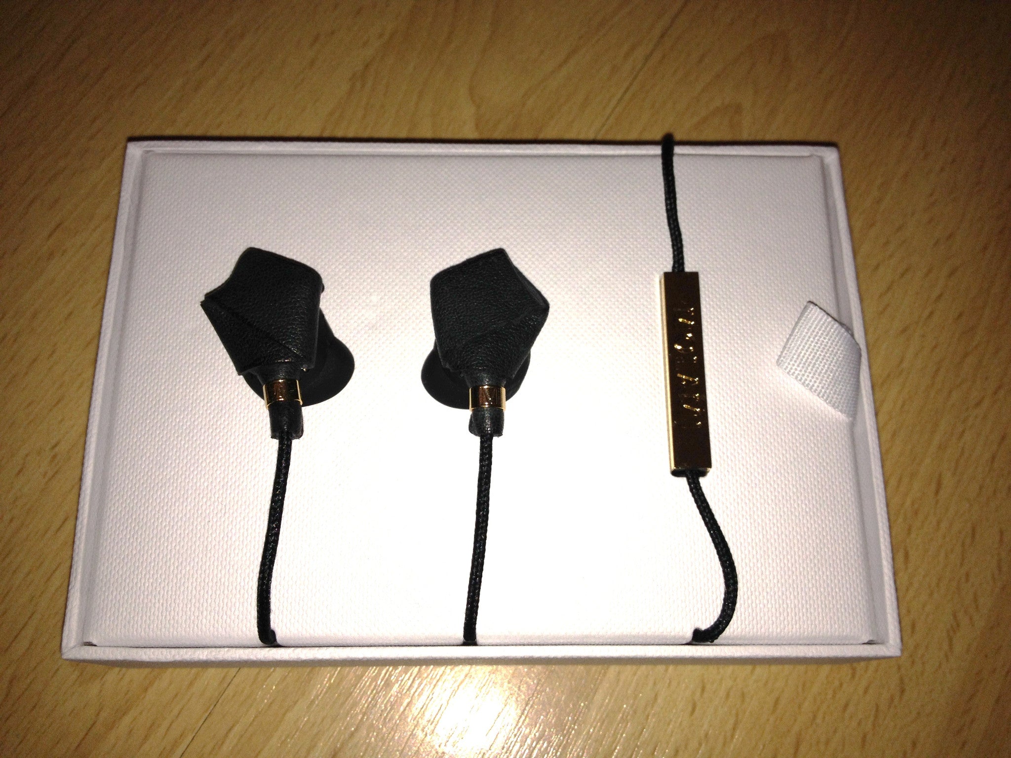 New Molami BIGHT Black & Gold Napa Leather Earphones