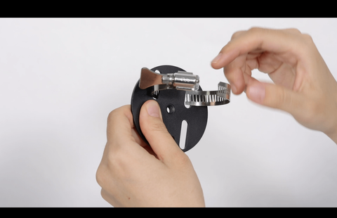 How to Install the Solar Panel on a Pole6