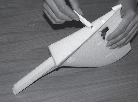 Dynam DC-3 スカイバスの組み立て