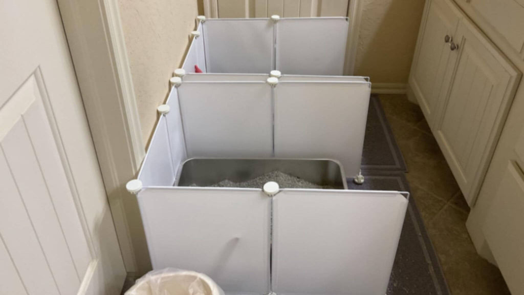 Upgrade your cat's space and simplify your cleaning routine with our Extra Large Cat Litter Box Enclosure Splash Guard.