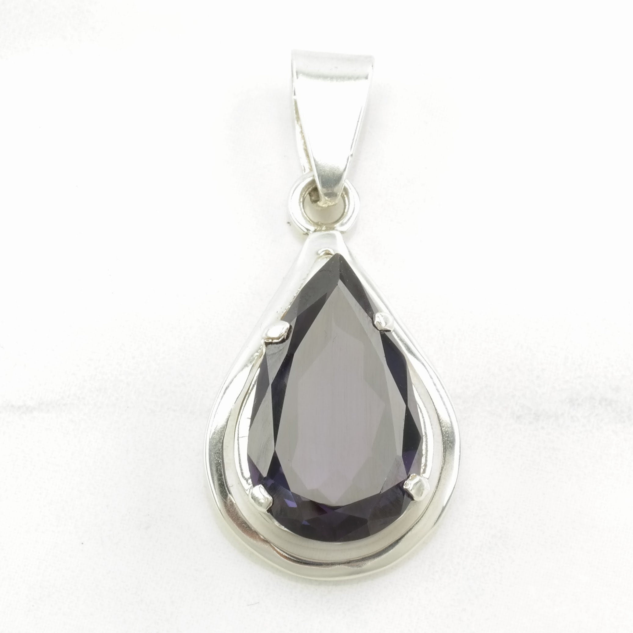 Vintage Mexican Color Change Corundum Sterling Silver Pendant