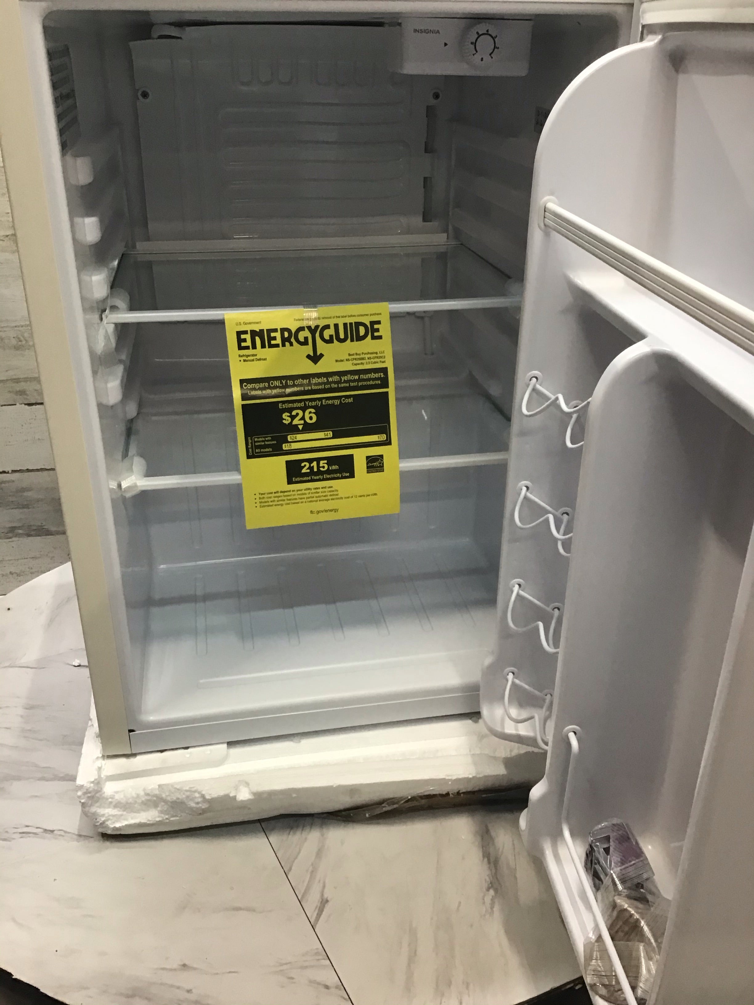 Insignia? - 2.5 Cu. Ft. Retro Mini Fridge - Cream Listing # 1474