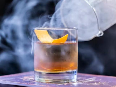 smoke-rinsing-cocktail-with-smoked-glass