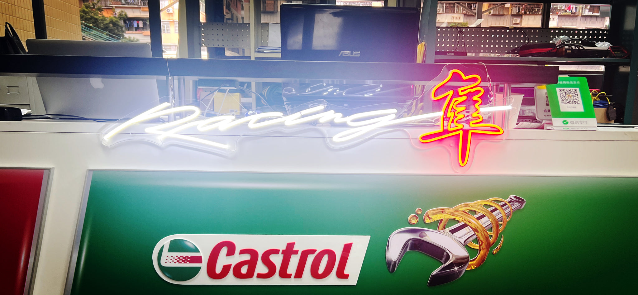 crafting-white-neon-sign-masterpieces-for-the-racing-falcon-team