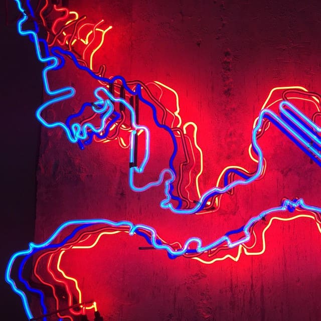 the-influence-of-vintage-neon-signs-on-the-advertising-landscape