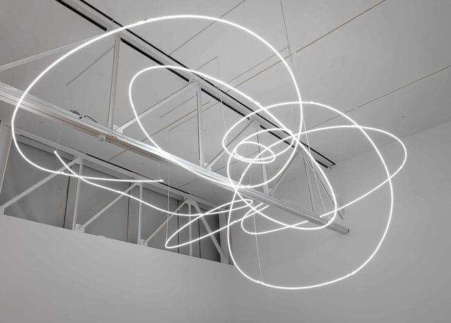 Vintage-neon-signs-artwork-of-Italian-artist-Lucio-Fontana