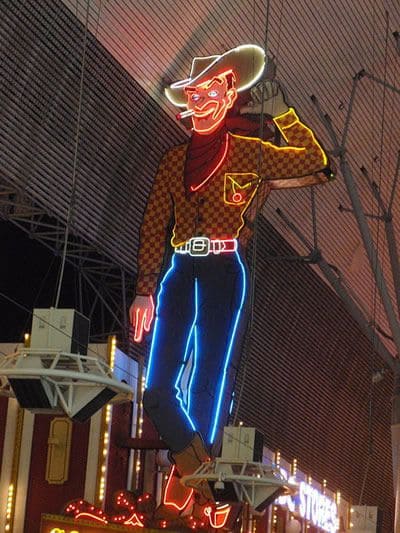 Vintage-neon-signs-events-public-party