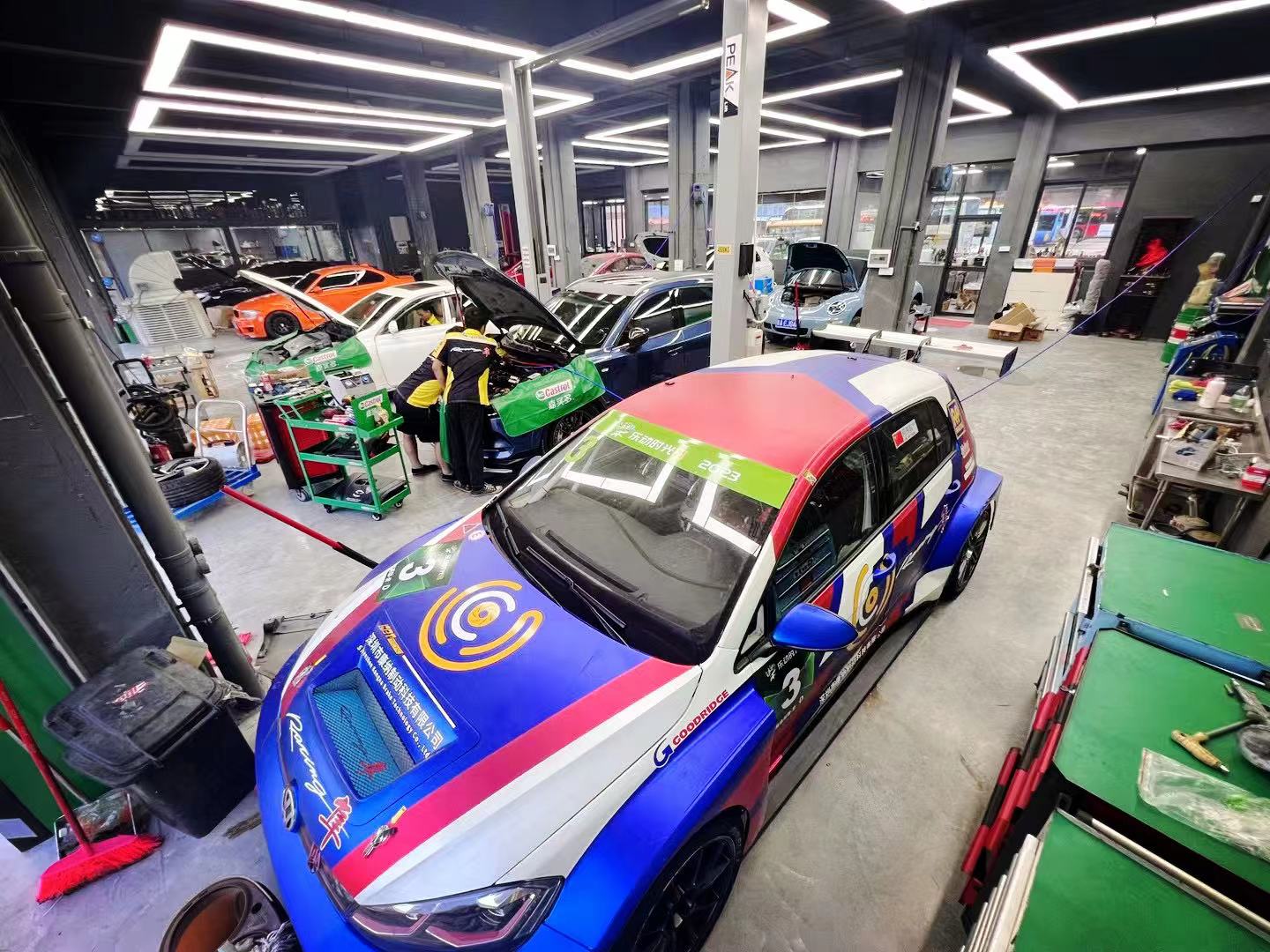 the-creative-force-behind-racing-falcon-team's-white-neon-sign