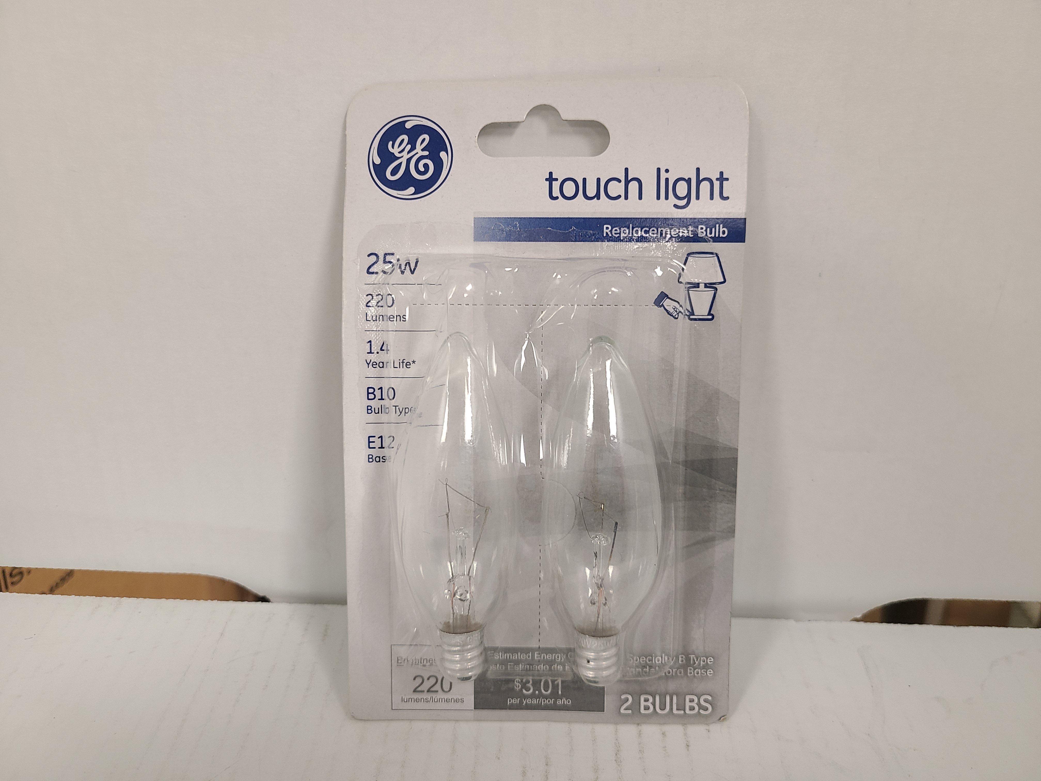 GE Lighting Crystal Clear Blunt Tip Decorative Light Bulbs (25 Watt), 220 Lumen, Candelabra Light Bulb Base, (6-Pack) Chandelier Light Bulbs - new
