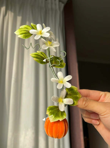 Pumpkin, flowers and leaves made with thickened untwisted thread