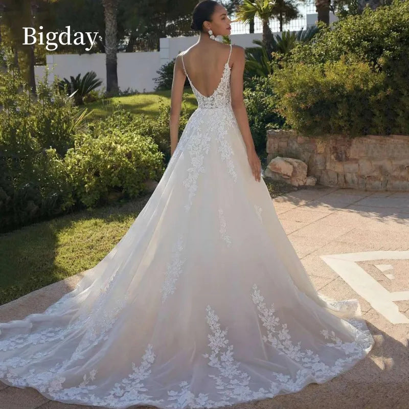 Elegant Wedding Dresses Women Sweetheart Lace Applique Open Back Tulle Spaghetti Straps Bridal Ball Gown Train Vestidos De Novia