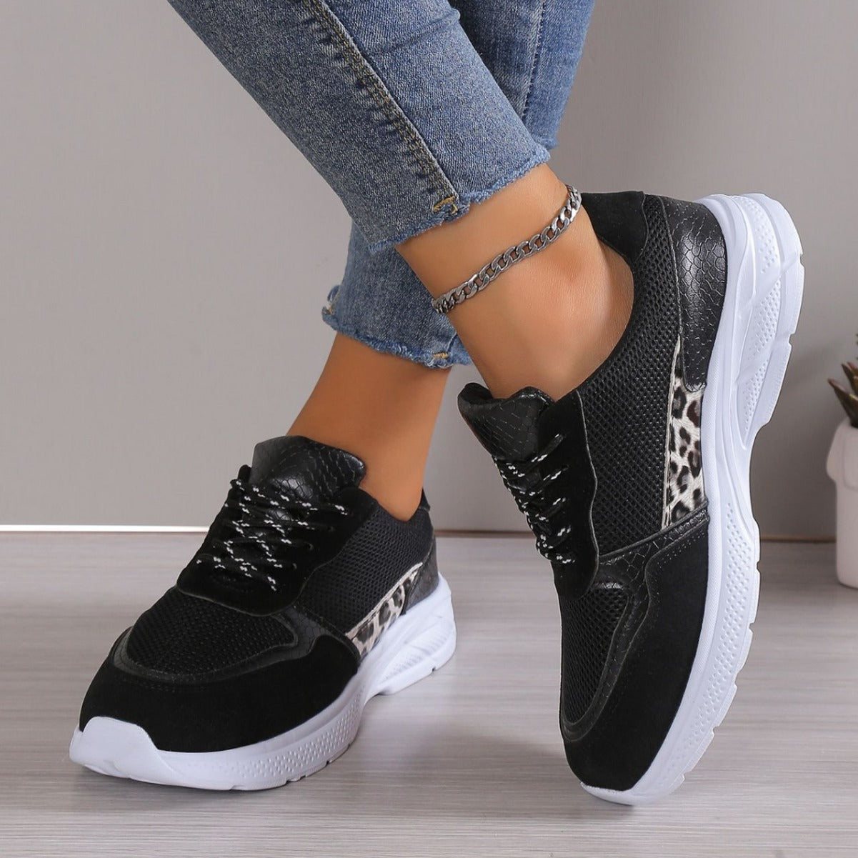 Lace Up Sneakers Breathable Mesh Flat Shoes Fashion Casual Lightweight