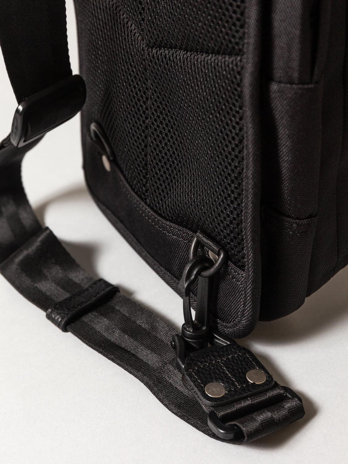 Explorer Sling Pack