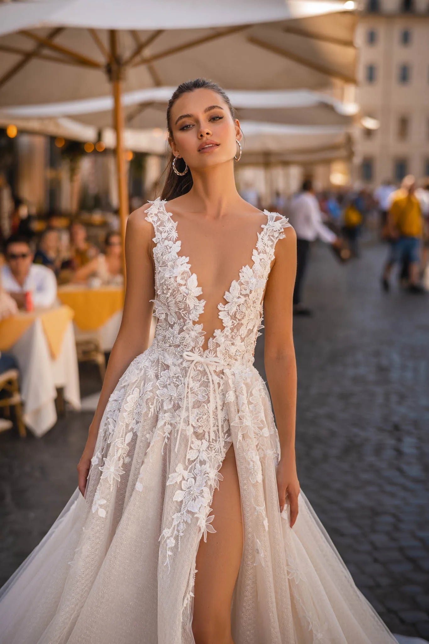 2023 Boho A Line Wedding Dresses Lace Appliques Sheer V Neck Backless  Split Slit Bridal Gowns Sleeveless Robe De Mariee Custom