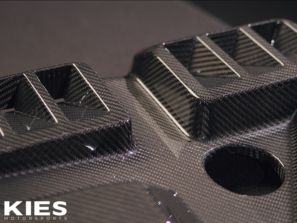 Kies Carbon S58 Dry Carbon Fiber Engine Cover