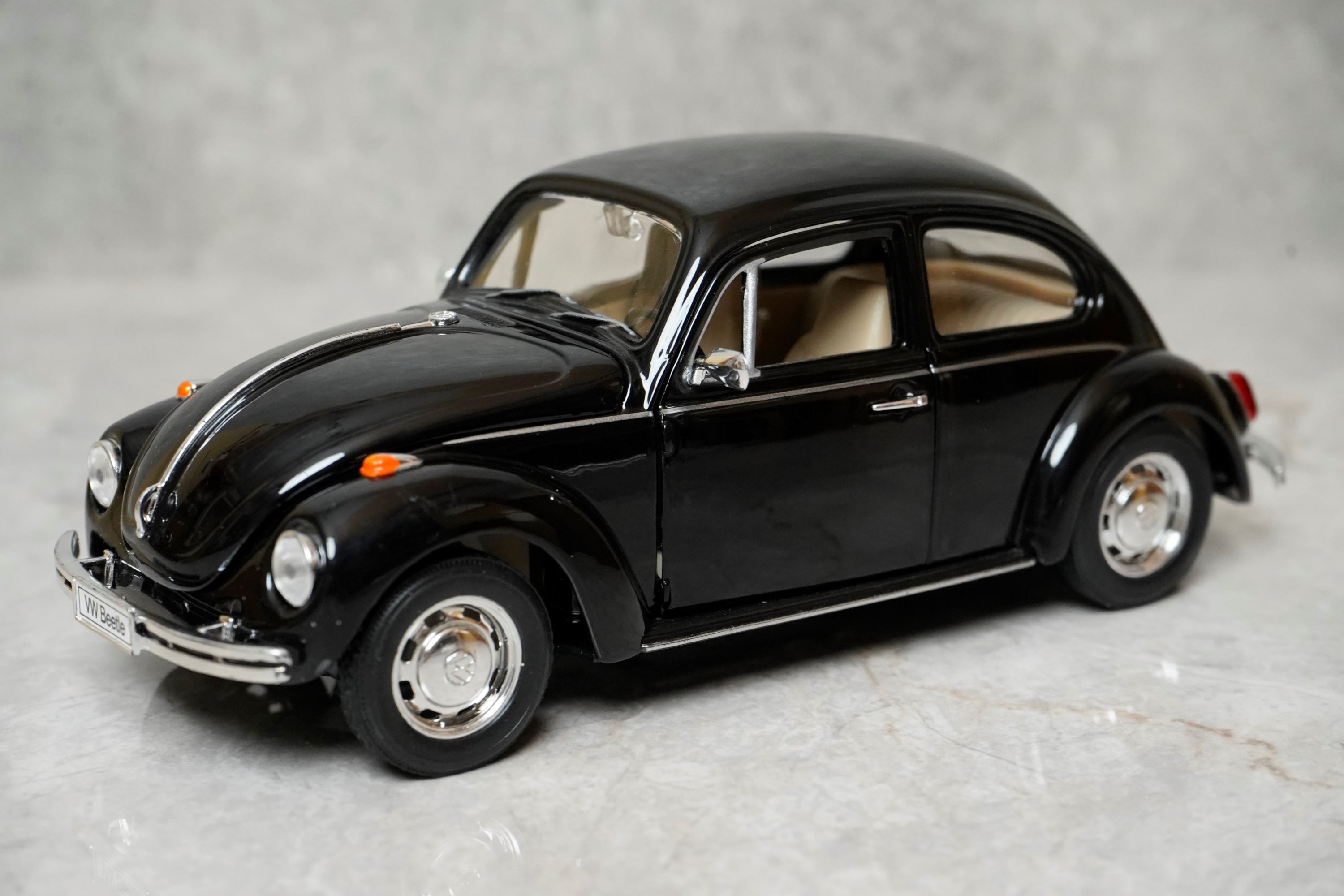 17cm Volkswagen Beetle Classic 1:24 Diecast Car Model By Welly