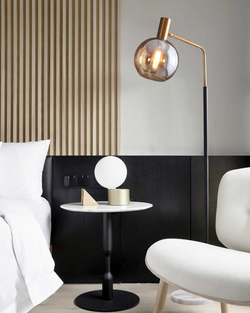 Lampadaire en verre ambré 13