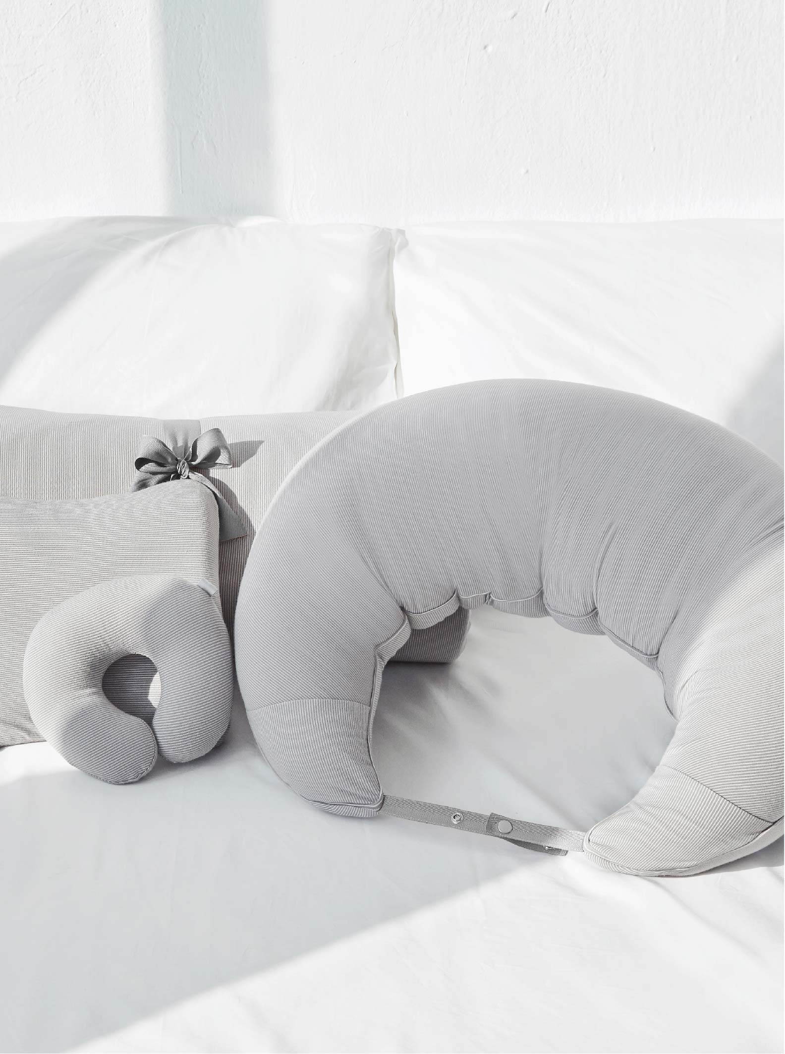 “哺乳枕,月亮枕,媽咪枕”