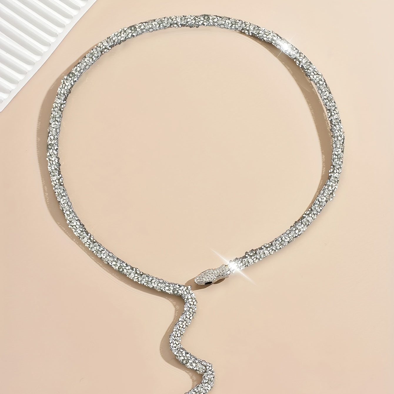 White Color Necklace Random Adjustable Simulation Snake Rhinestone Collar Necklace Punk Gothic Bling Bling Neck Jewelry Decor