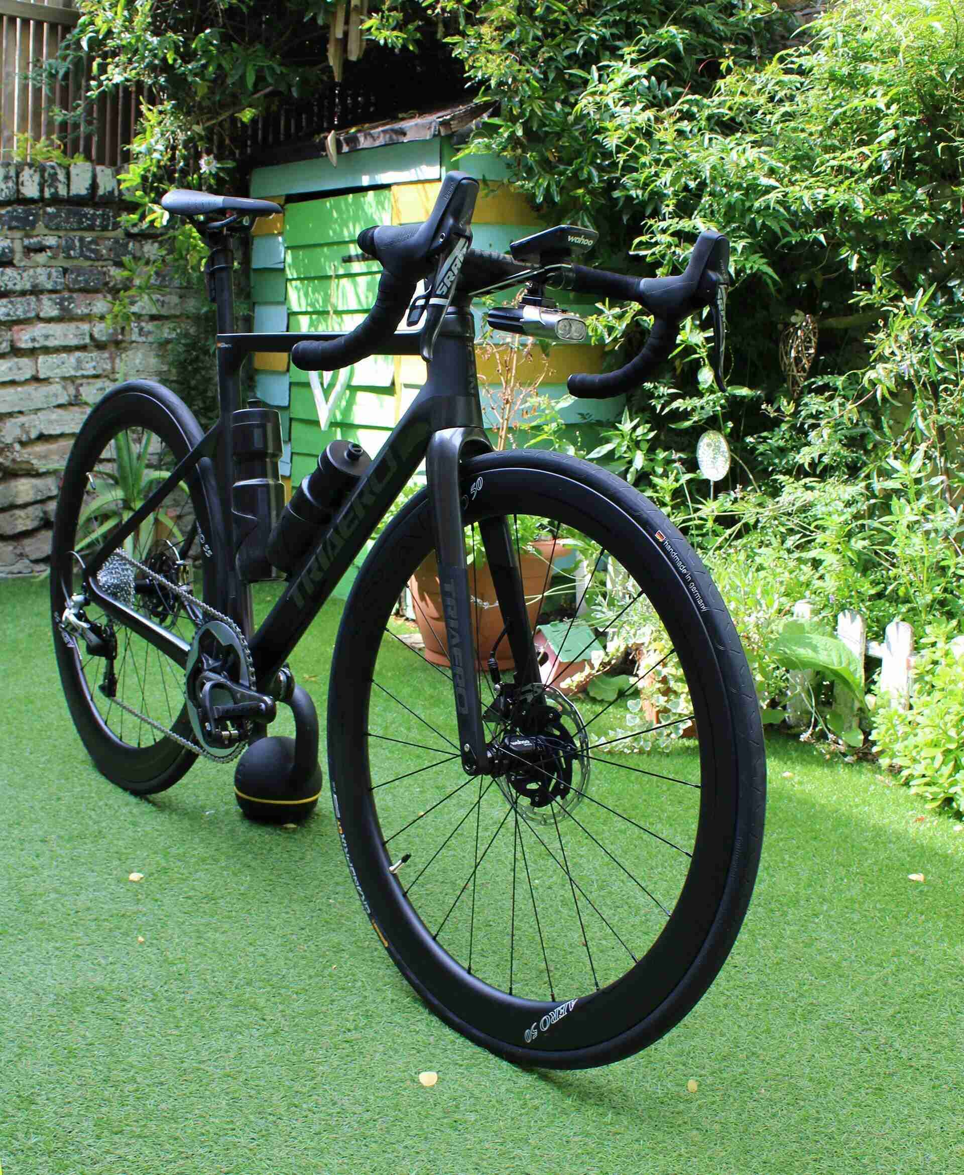 CARBON  ROAD BIKE a22