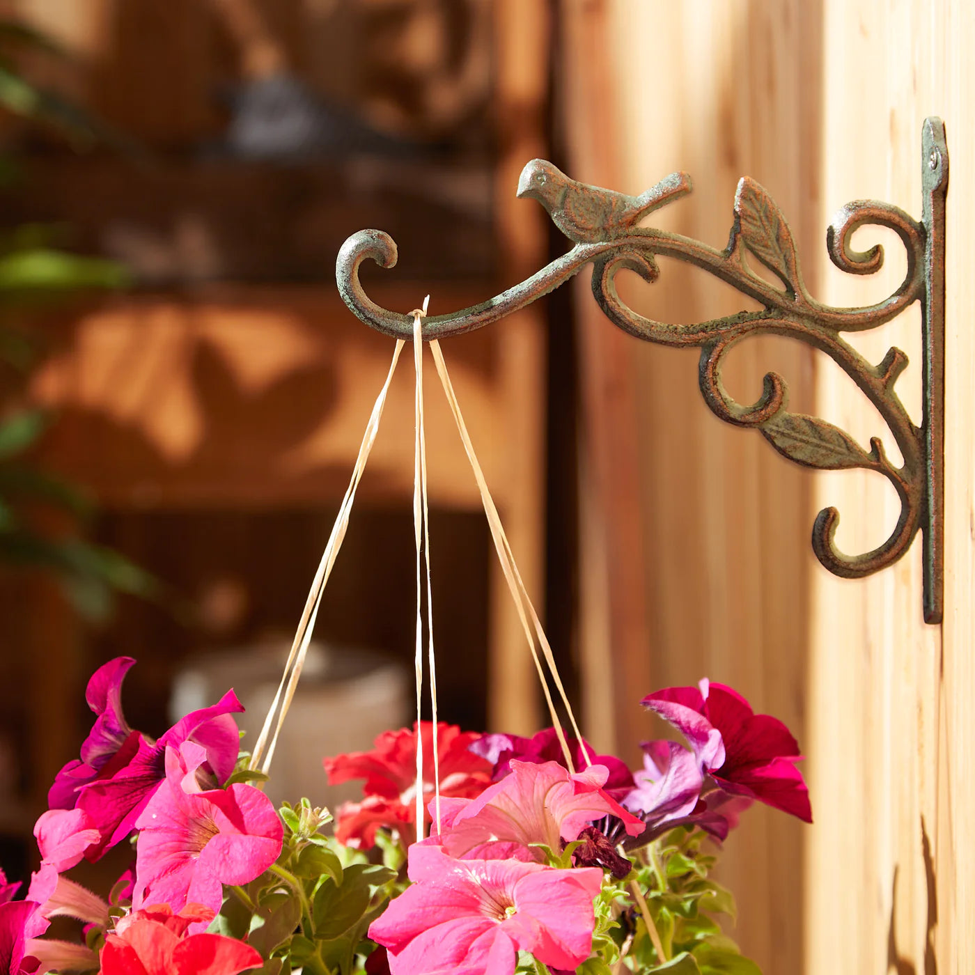 Birds Cast Iron Planter Bracket