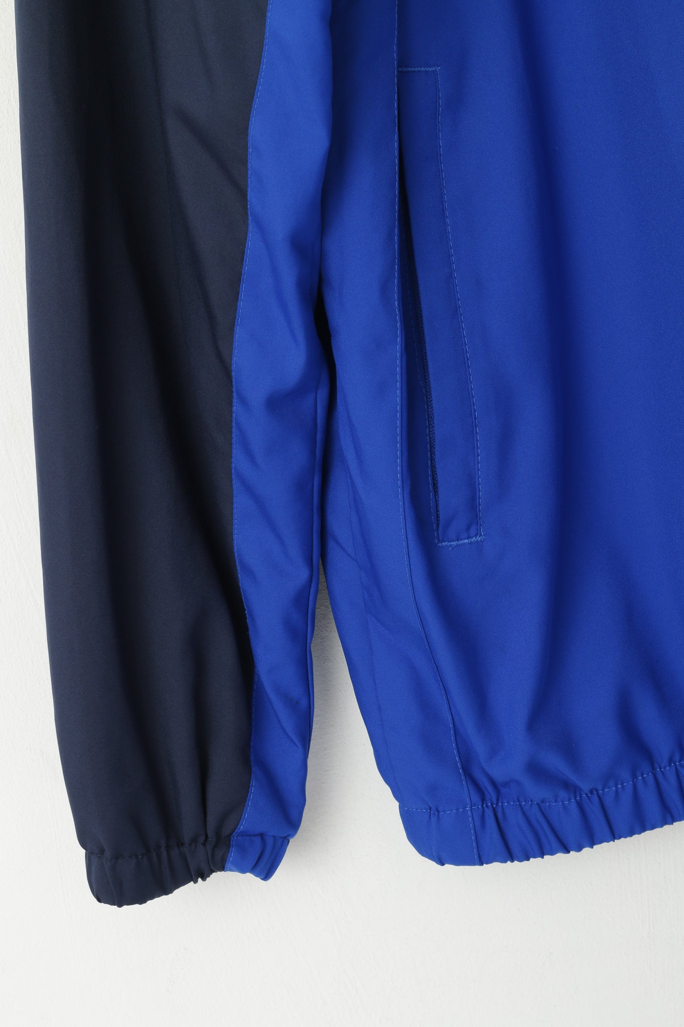 activewear zip up