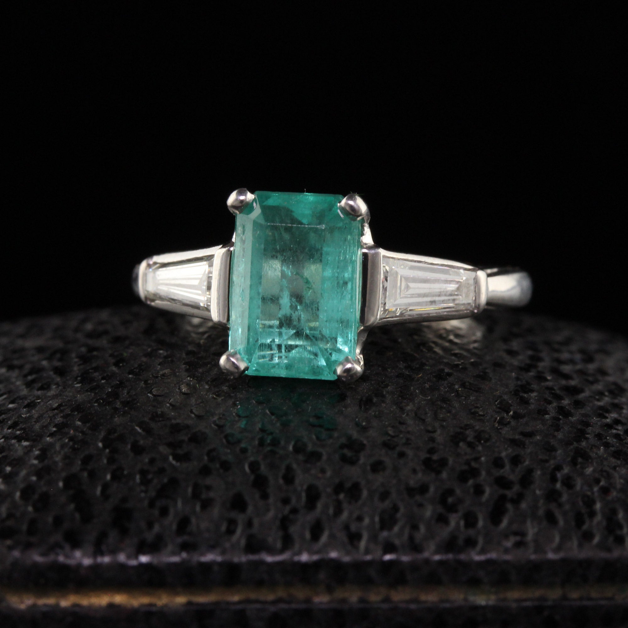 Vintage Retro Platinum Colombian Emerald Diamond Baguette Engagement Ring