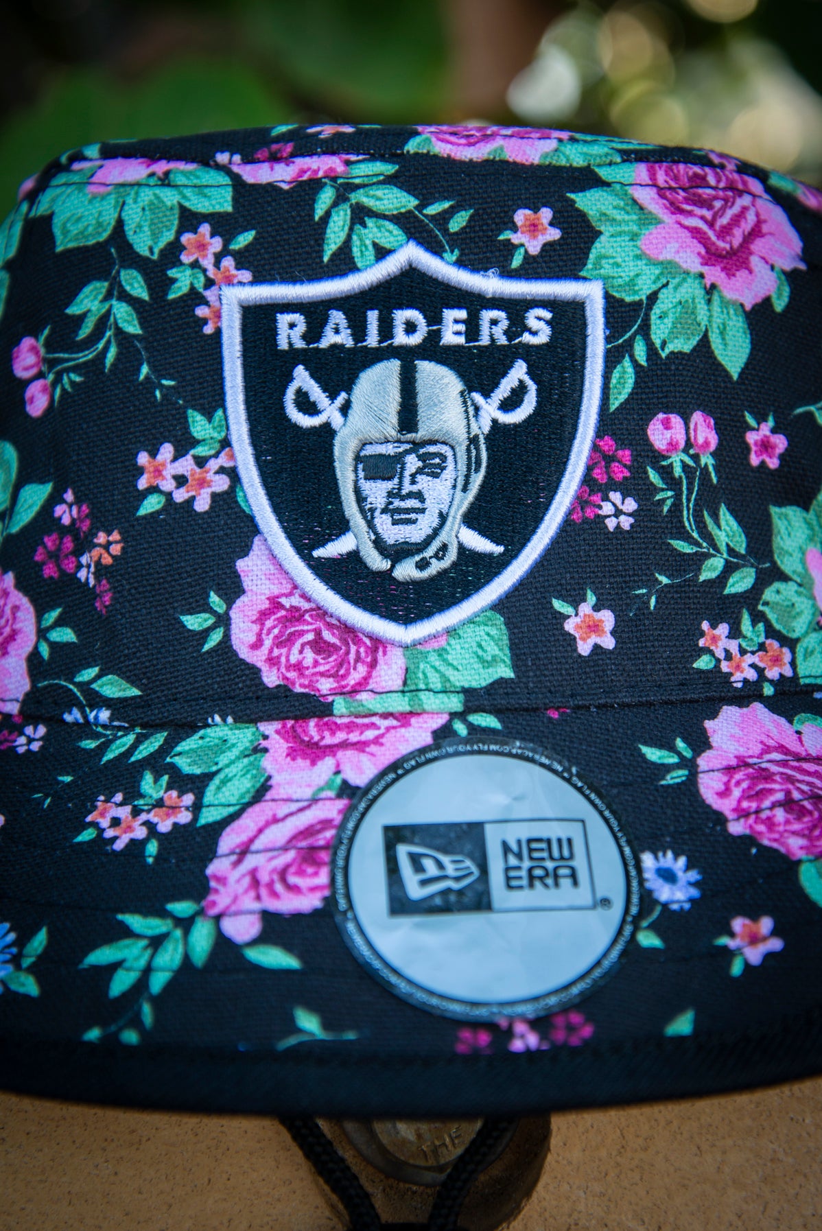 Las Vegas Raiders Rose Pattern New Era Bucket Hat